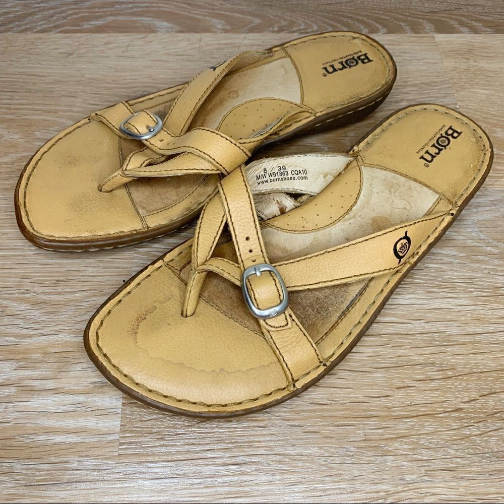 Born Size 8 Beige Women’s Sandals